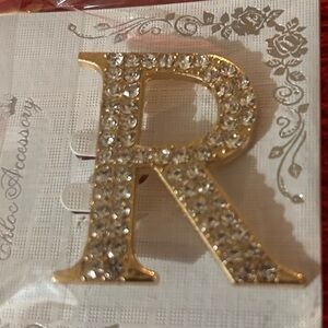 Elegant rhinestone letter “R’ brooch Gold tone